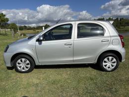TOYOTA - ETIOS - 2019/2020 - Prata - R$ 58.900,00