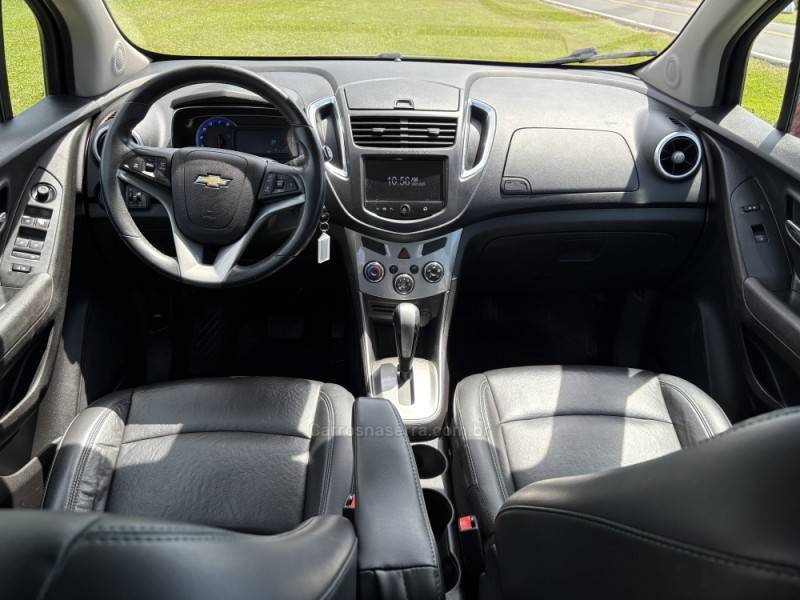 CHEVROLET - TRACKER - 2013/2014 - Vermelha - R$ 70.000,00