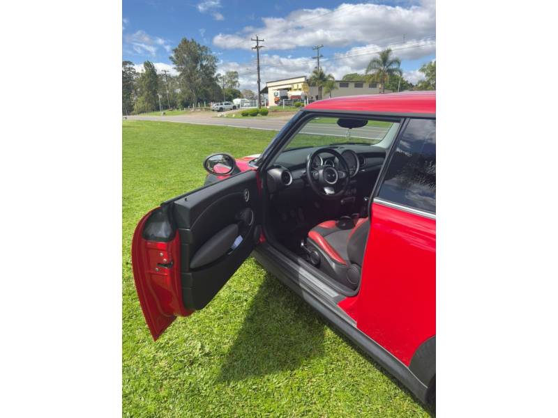 MINI - COOPER - 2009/2010 - Vermelha - R$ 65.000,00