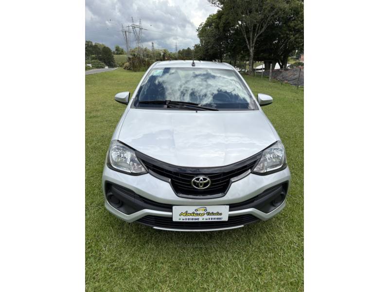 TOYOTA - ETIOS - 2019/2020 - Prata - R$ 58.900,00