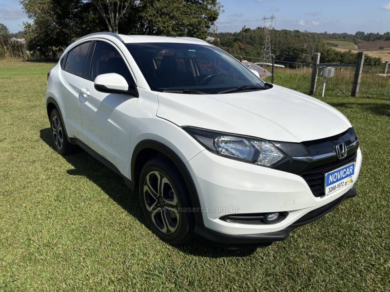 HONDA - HR-V - 2015/2016 - Branca - R$ 88.500,00