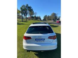 AUDI - A3 - 2013/2014 - Branca - R$ 84.000,00
