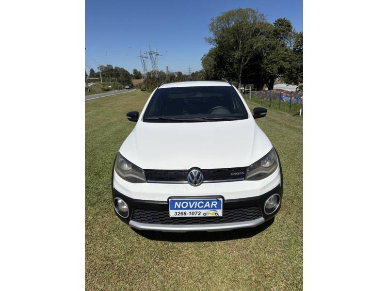 VOLKSWAGEN - SAVEIRO - 2013/2014 - Branca - R$ 60.000,00