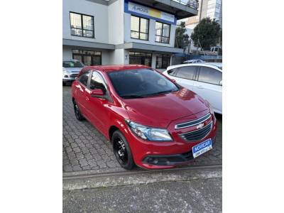 CHEVROLET - ONIX - 2015/2015 - Vermelha - R$ 50.000,00