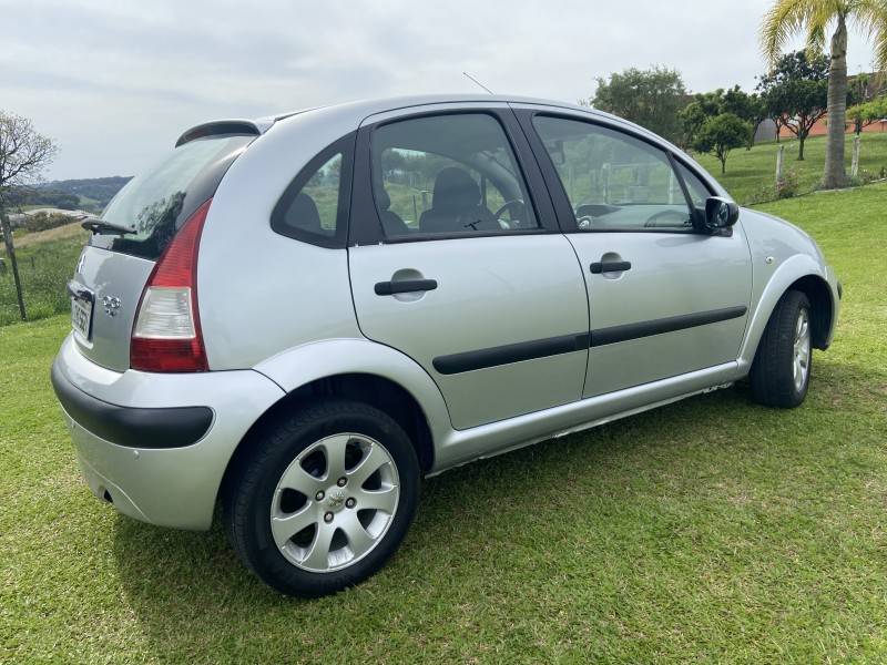 CITROËN - C3 - 2007/2008 - Prata - R$ 25.000,00