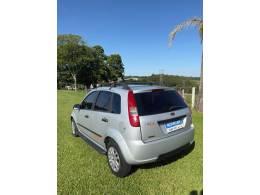 FORD - FIESTA - 2006/2007 - Prata - R$ 25.000,00