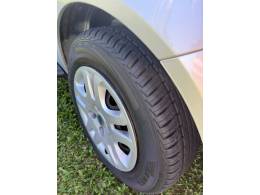 FORD - FIESTA - 2006/2007 - Prata - R$ 25.000,00