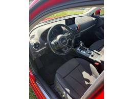 AUDI - A3 - 2014/2015 - Vermelha - R$ 89.900,00