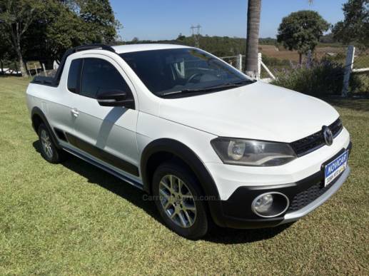 VOLKSWAGEN - SAVEIRO - 2013/2014 - Branca - R$ 60.000,00
