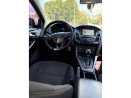 FORD - FOCUS - 2018/2019 - Branca - R$ 65.000,00