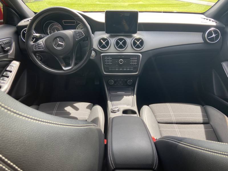 MERCEDES-BENZ - GLA 200 - 2015/2016 - Vermelha - R$ 139.000,00