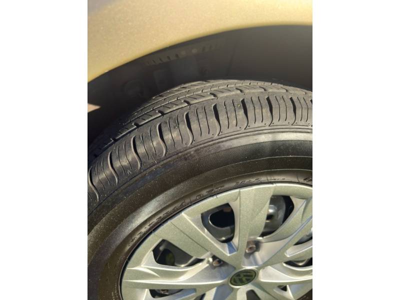 VOLKSWAGEN - FOX - 2004/2004 - Prata - R$ 16.900,00