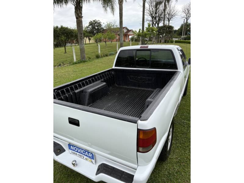 CHEVROLET - S10 - 1996/1996 - Branca - R$ 38.900,00