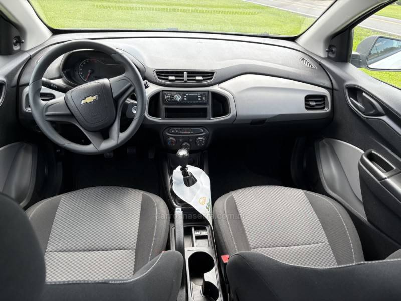 CHEVROLET - ONIX - 2019/2019 - Branca - R$ 48.000,00