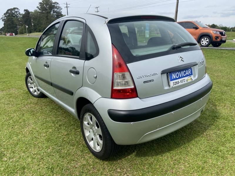 CITROËN - C3 - 2007/2008 - Prata - R$ 25.000,00
