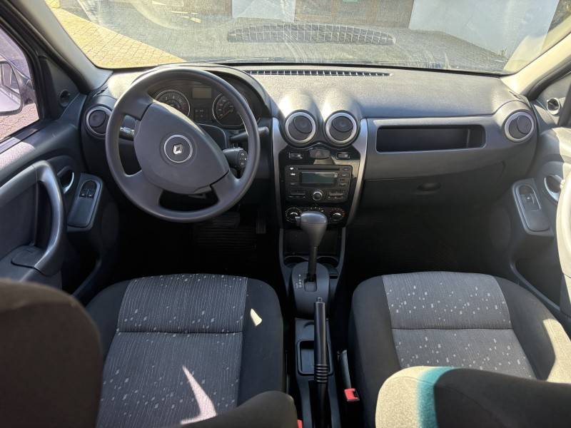 RENAULT - LOGAN - 2013/2013 - Prata - R$ 32.900,00