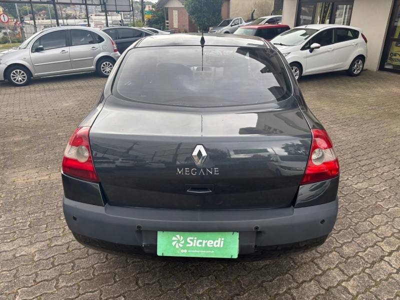RENAULT - MÉGANE - 2006/2007 - Cinza - R$ 17.900,00