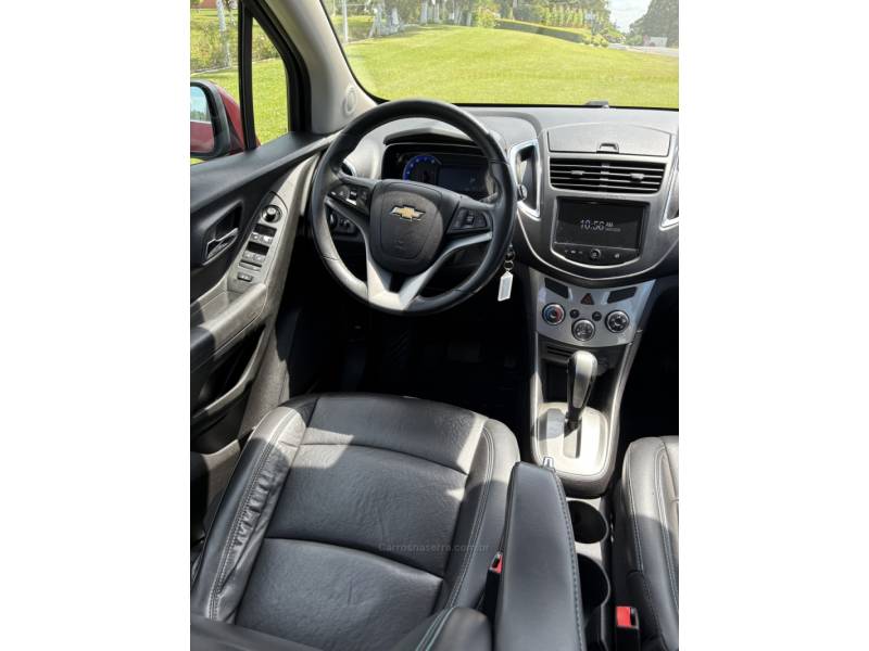 CHEVROLET - TRACKER - 2013/2014 - Vermelha - R$ 70.000,00