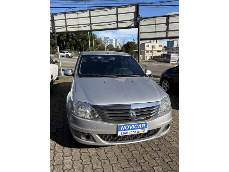 RENAULT - LOGAN - 2013/2013 - Prata - R$ 32.900,00