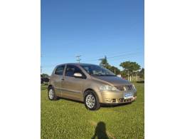 VOLKSWAGEN - FOX - 2004/2004 - Prata - R$ 16.900,00