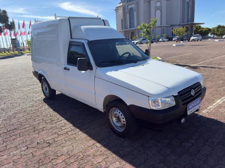 FIAT - FIORINO - 2010/2011 - Branca - R$ 39.000,00