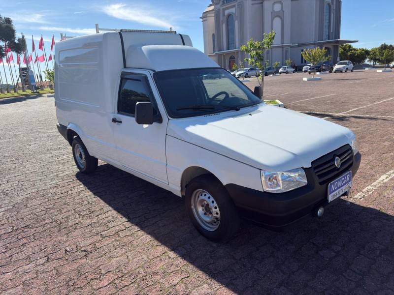 FIAT - FIORINO - 2010/2011 - Branca - R$ 39.000,00