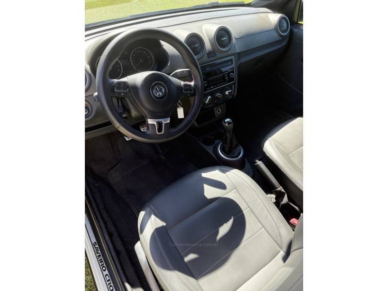 VOLKSWAGEN - SAVEIRO - 2013/2014 - Branca - R$ 60.000,00