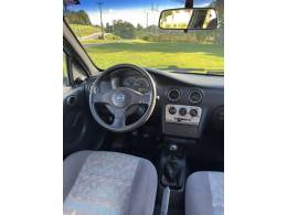 CHEVROLET - CELTA - 2003/2003 - Prata - R$ 16.900,00