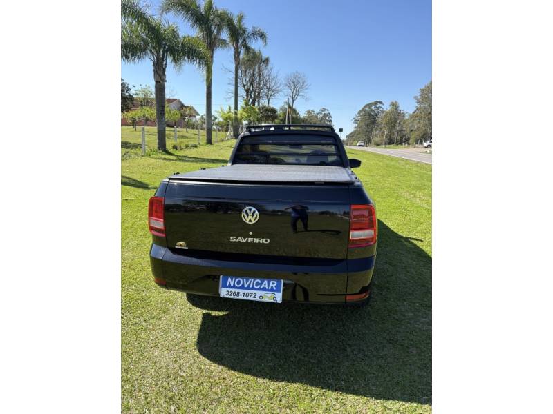 VOLKSWAGEN - SAVEIRO - 2017/2018 - Preta - R$ 59.900,00