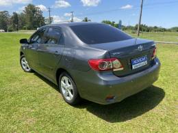 TOYOTA - COROLLA - 2013/2014 - Cinza - R$ 66.900,00