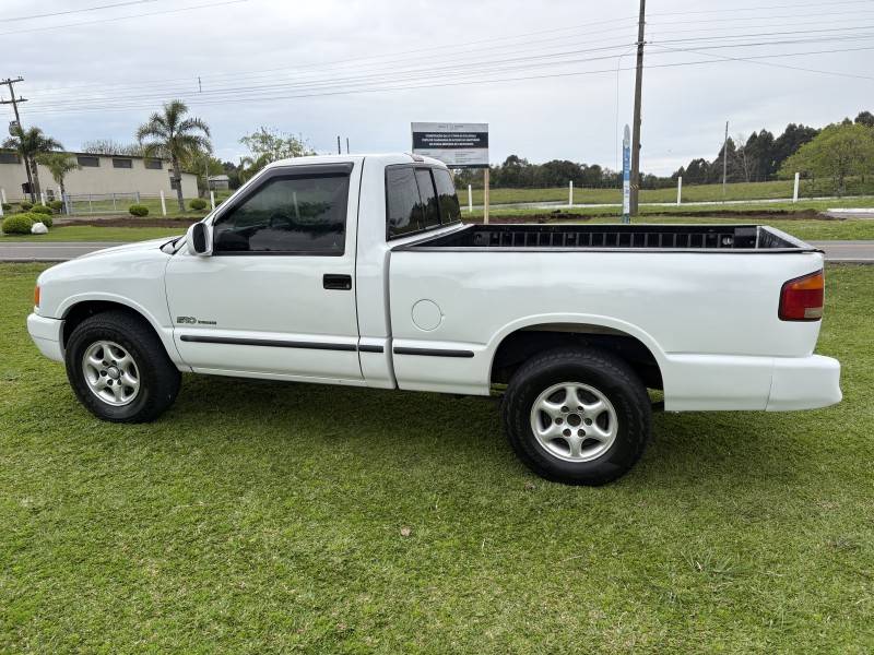 CHEVROLET - S10 - 1996/1996 - Branca - R$ 38.900,00