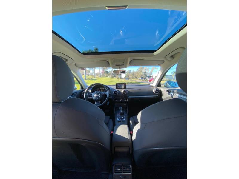 AUDI - A3 - 2013/2014 - Branca - R$ 84.000,00