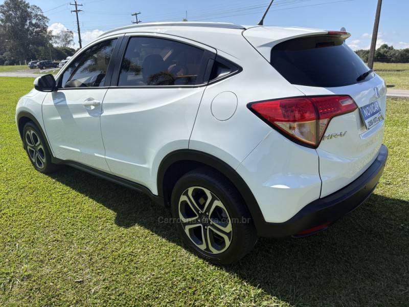 HONDA - HR-V - 2015/2016 - Branca - R$ 88.500,00