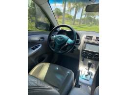 TOYOTA - COROLLA - 2013/2014 - Cinza - R$ 66.900,00