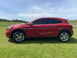 MERCEDES-BENZ - GLA 200 - 2015/2016 - Vermelha - R$ 139.000,00