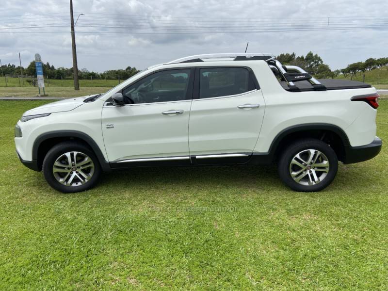 FIAT - TORO - 2017/2017 - Branca - R$ 89.000,00
