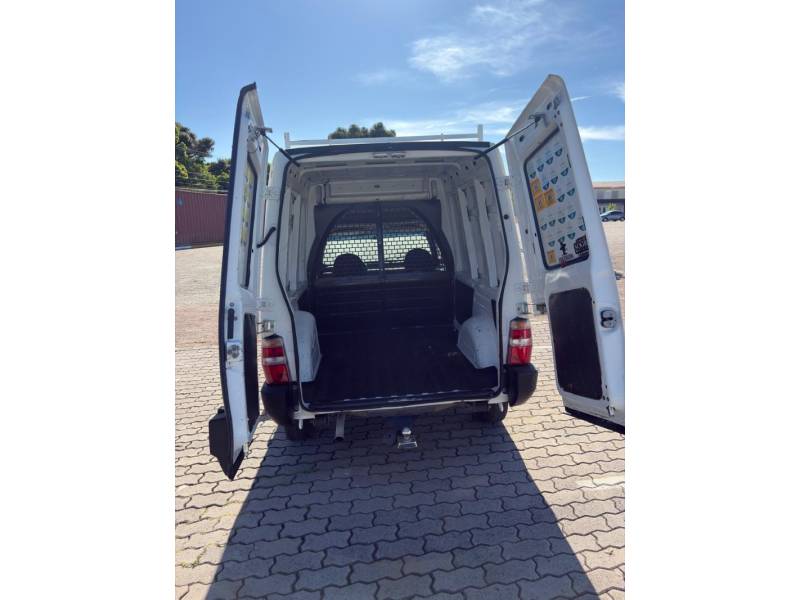 FIAT - FIORINO - 2010/2011 - Branca - R$ 39.000,00