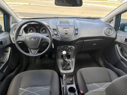FORD - FIESTA - 2015/2016 - Azul - R$ 52.000,00
