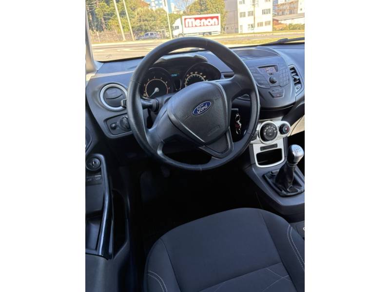 FORD - FIESTA - 2014/2014 - Preta - R$ 45.000,00