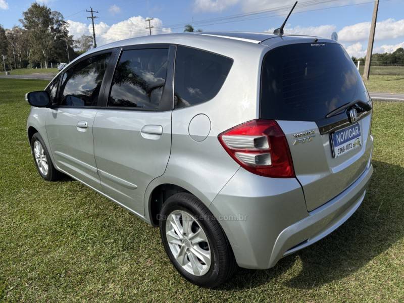 HONDA - FIT - 2012/2013 - Prata - R$ 49.900,00