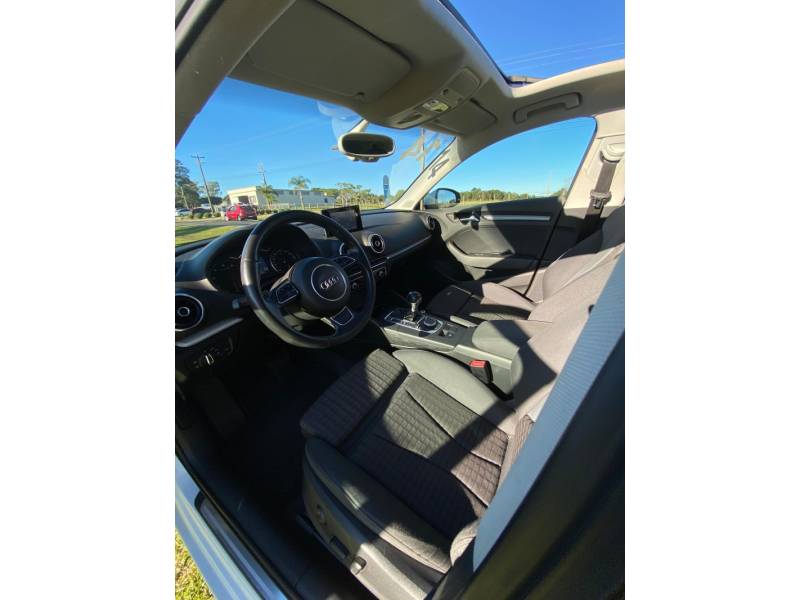 AUDI - A3 - 2013/2014 - Branca - R$ 84.000,00