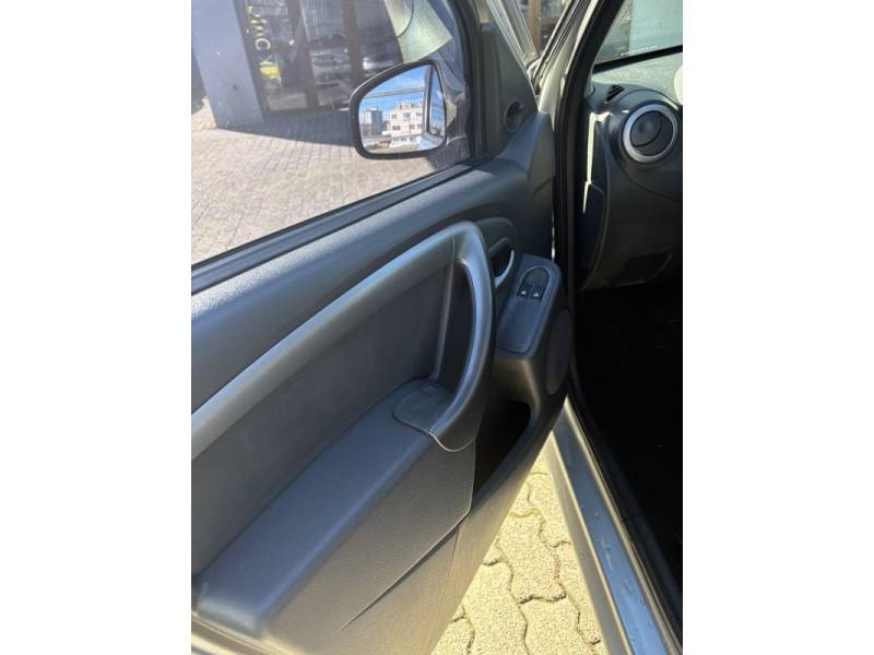 RENAULT - LOGAN - 2013/2013 - Prata - R$ 32.900,00
