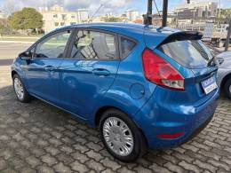 FORD - FIESTA - 2015/2016 - Azul - R$ 52.000,00