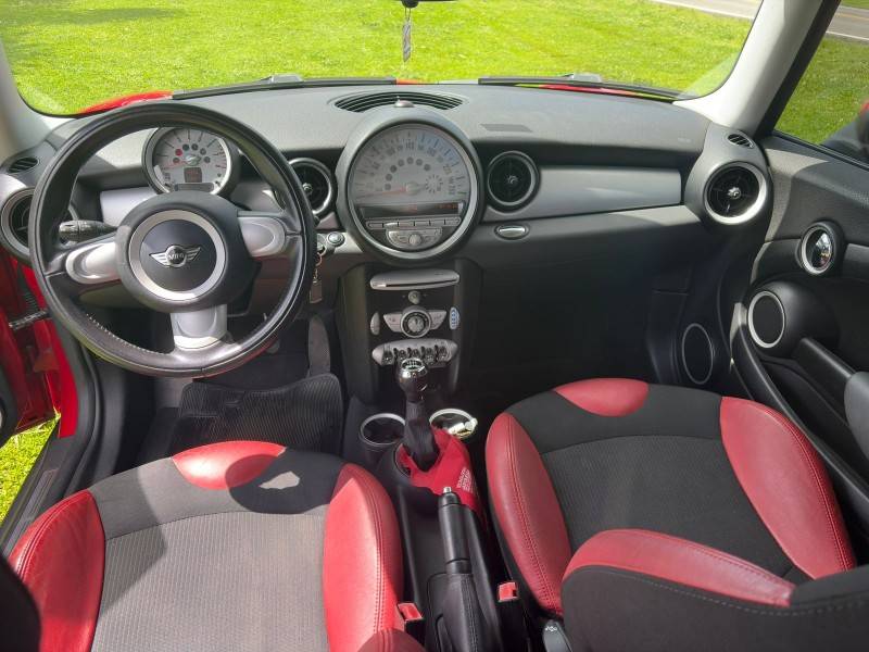 MINI - COOPER - 2009/2010 - Vermelha - R$ 65.000,00