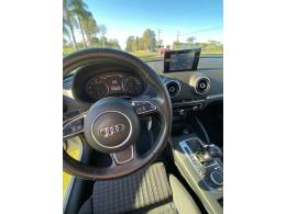 AUDI - A3 - 2013/2014 - Branca - R$ 84.000,00