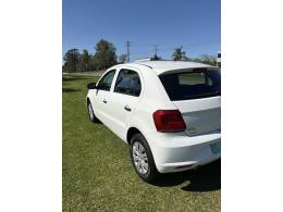 VOLKSWAGEN - GOL - 2017/2018 - Branca - R$ 48.900,00