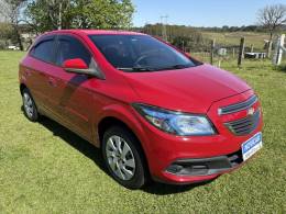 CHEVROLET - ONIX - 2015/2015 - Vermelha - R$ 49.000,00