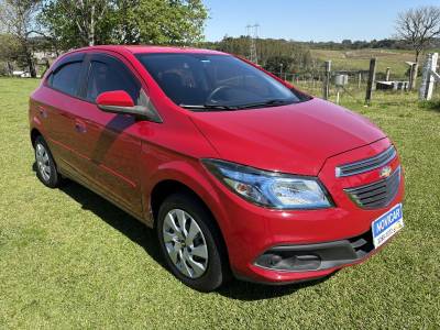 CHEVROLET - ONIX - 2015/2015 - Vermelha - R$ 49.000,00