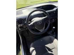 TOYOTA - ETIOS - 2017/2018 - Prata - R$ 59.900,00