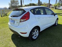 FORD - FIESTA - 2014/2015 - Branca - R$ 49.000,00